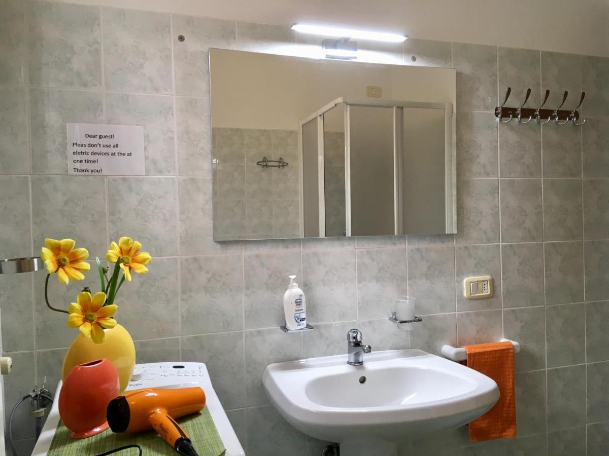 Ferienwohnung Irina'S House With View On Like And Swimming Pool Riva di Solto Exterior foto