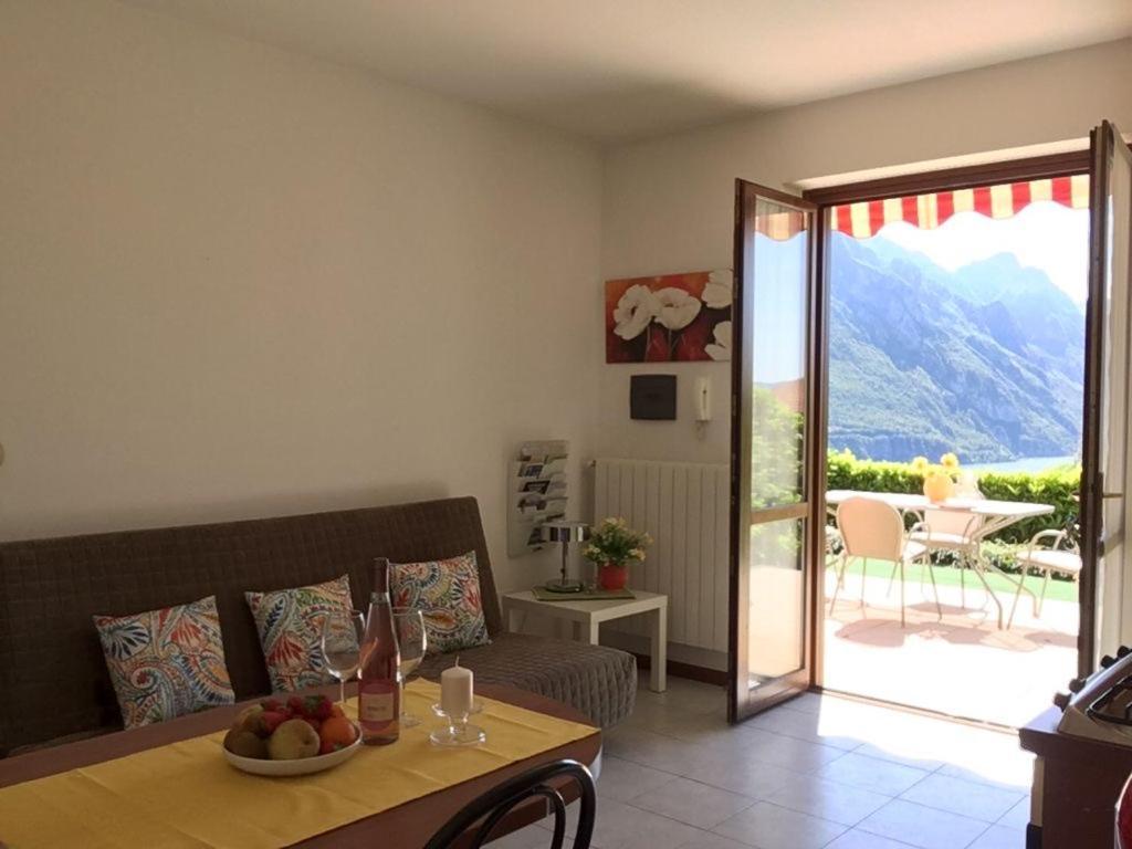 Ferienwohnung Irina'S House With View On Like And Swimming Pool Riva di Solto Exterior foto